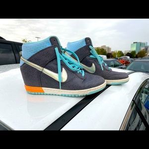 NIKE WOWENS WEDGE USED TWICE